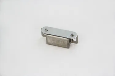 Aimant pour grille de condenseur