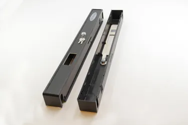 Přední panel černý